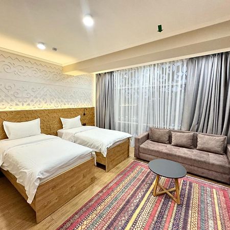 Dami Almaty Hotel Extérieur photo