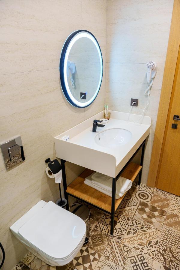 Dami Almaty Hotel Extérieur photo