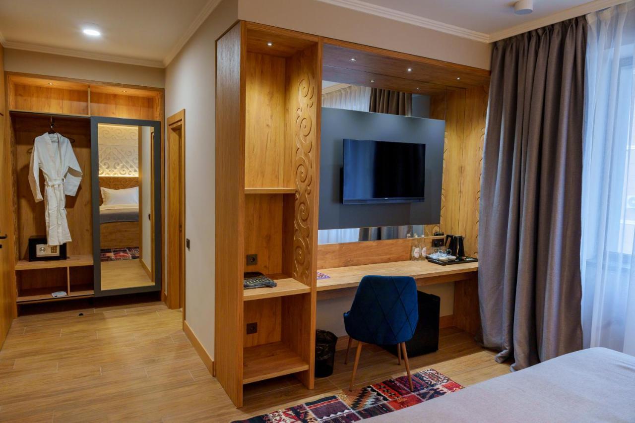 Dami Almaty Hotel Extérieur photo
