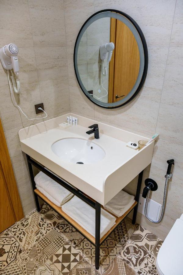 Dami Almaty Hotel Extérieur photo