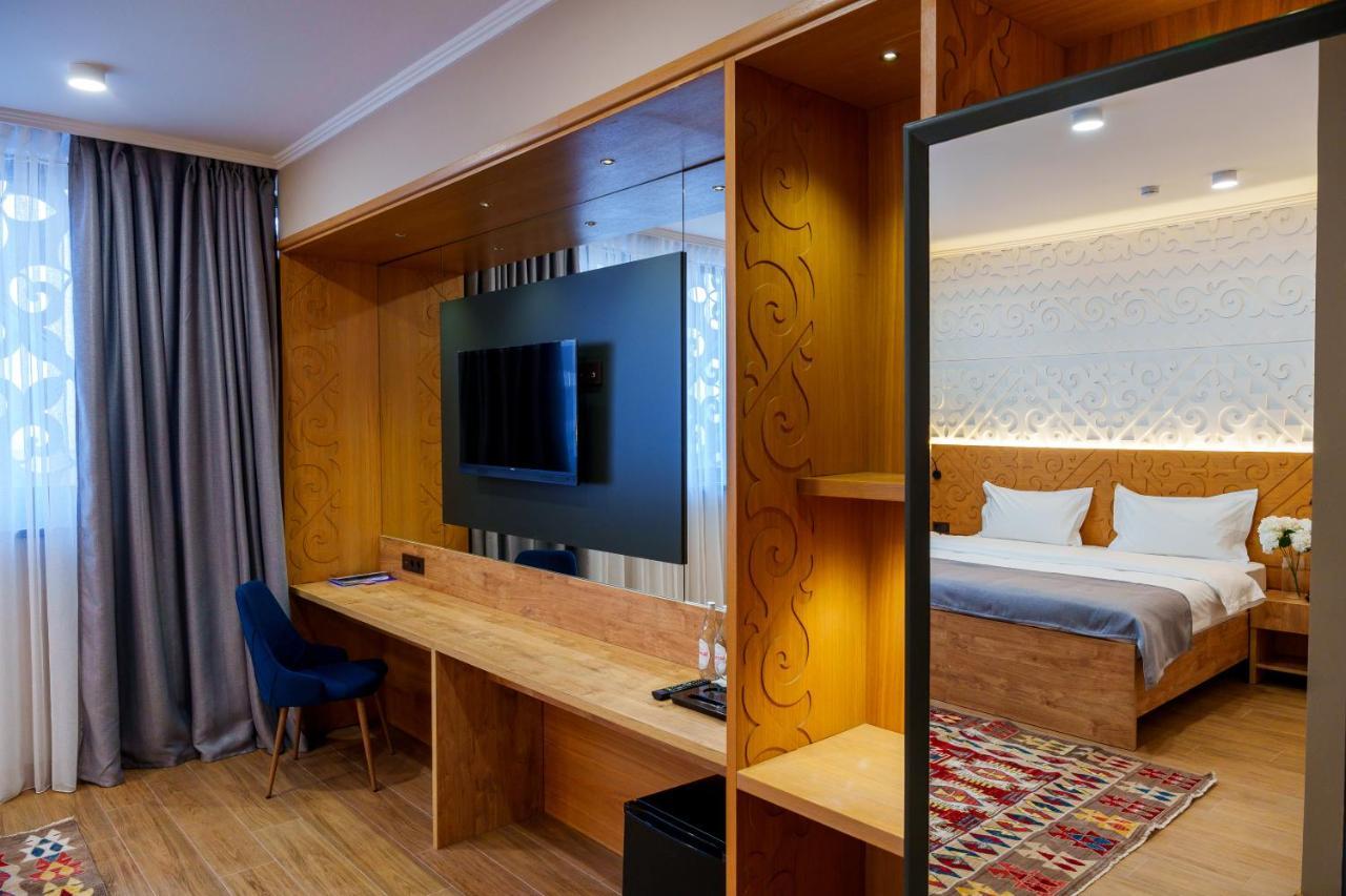 Dami Almaty Hotel Extérieur photo