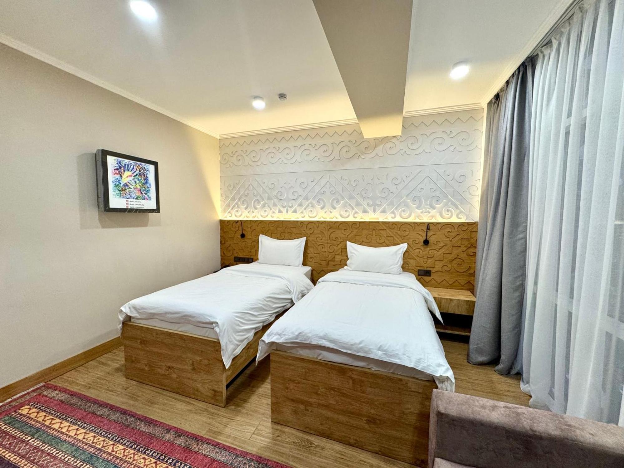 Dami Almaty Hotel Extérieur photo