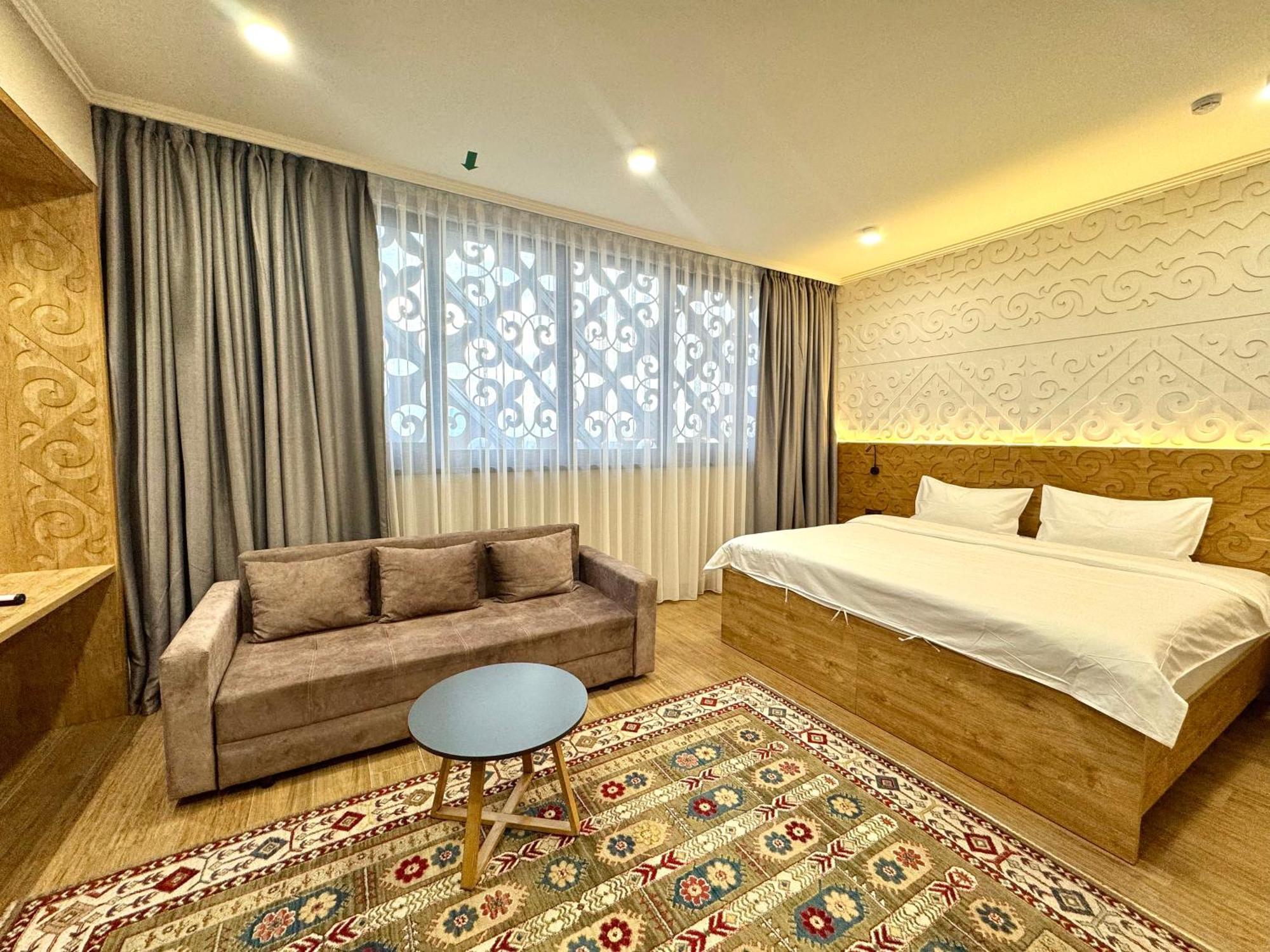Dami Almaty Hotel Extérieur photo
