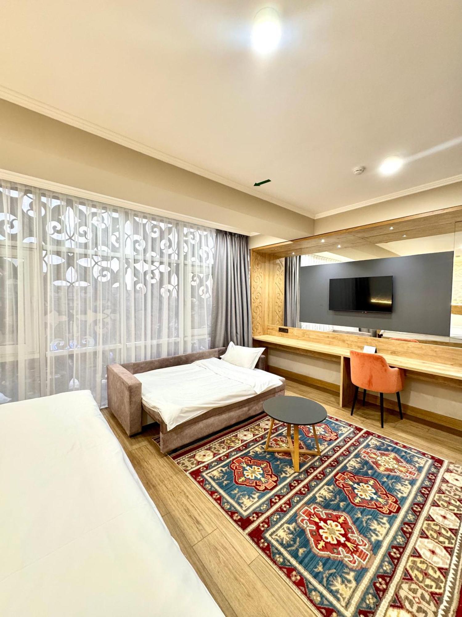 Dami Almaty Hotel Extérieur photo